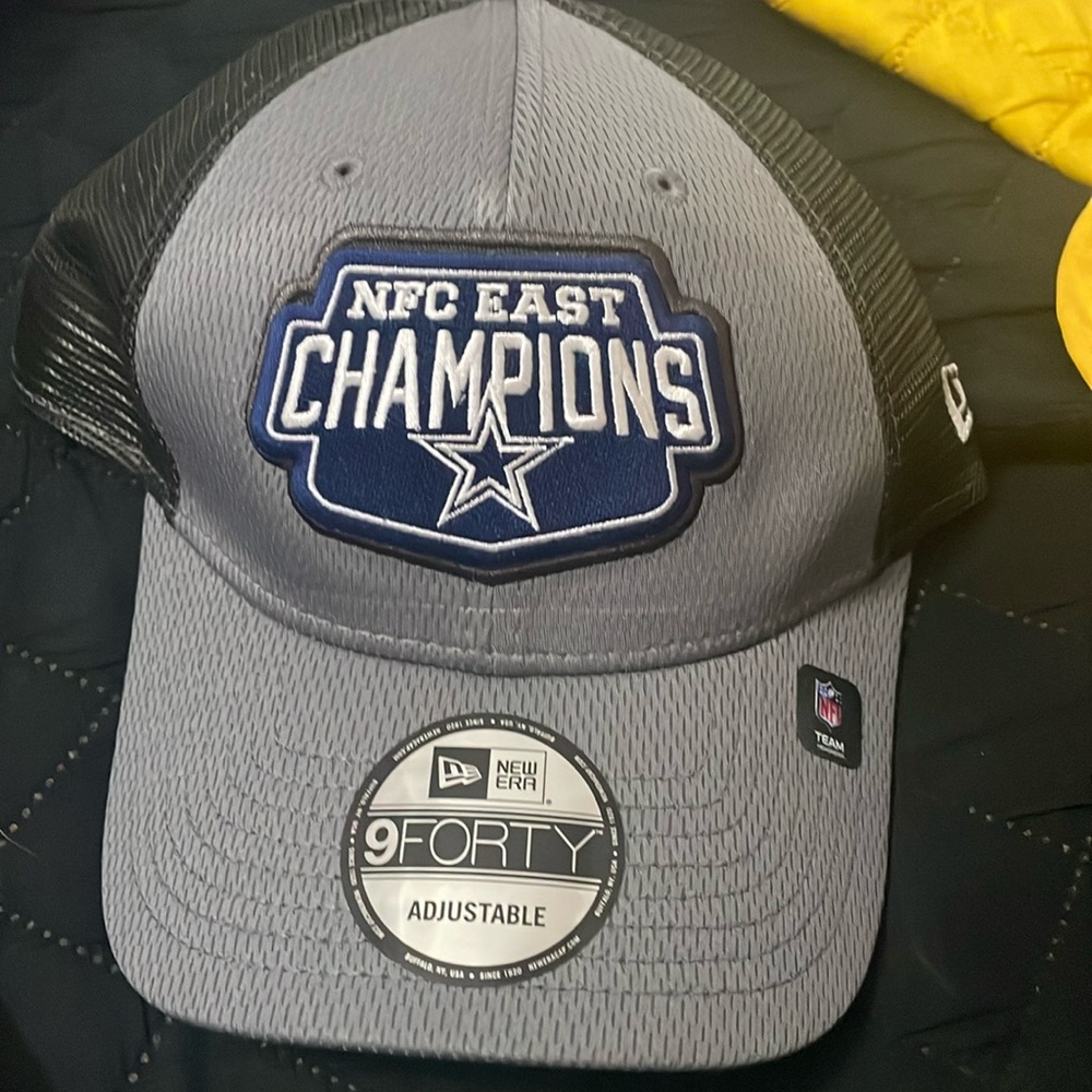 NWT Dallas Cowboys 2021 division champs hat. SnapBack